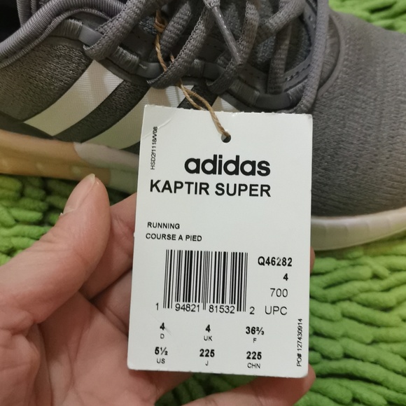 Adidas Boost Size US 5.5 - Picture 2 of 6